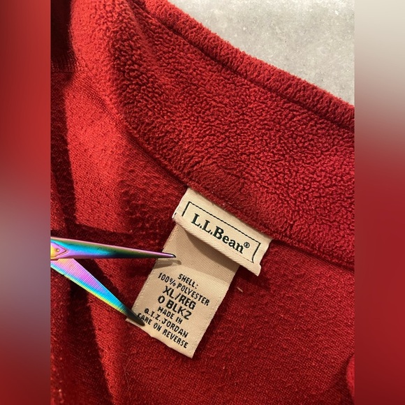 L.L. Bean Size XL Dark Red Mock Neck Quarter Zip Pullover Fleece Top Zip Pocket - Picture 9 of 9